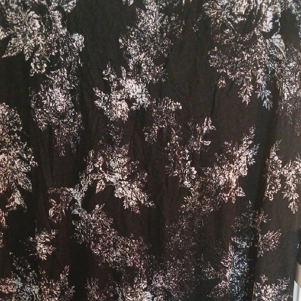 Simply Vera Vera Wang Black Print Short Sleeve Tee - Picture 5 of 11
